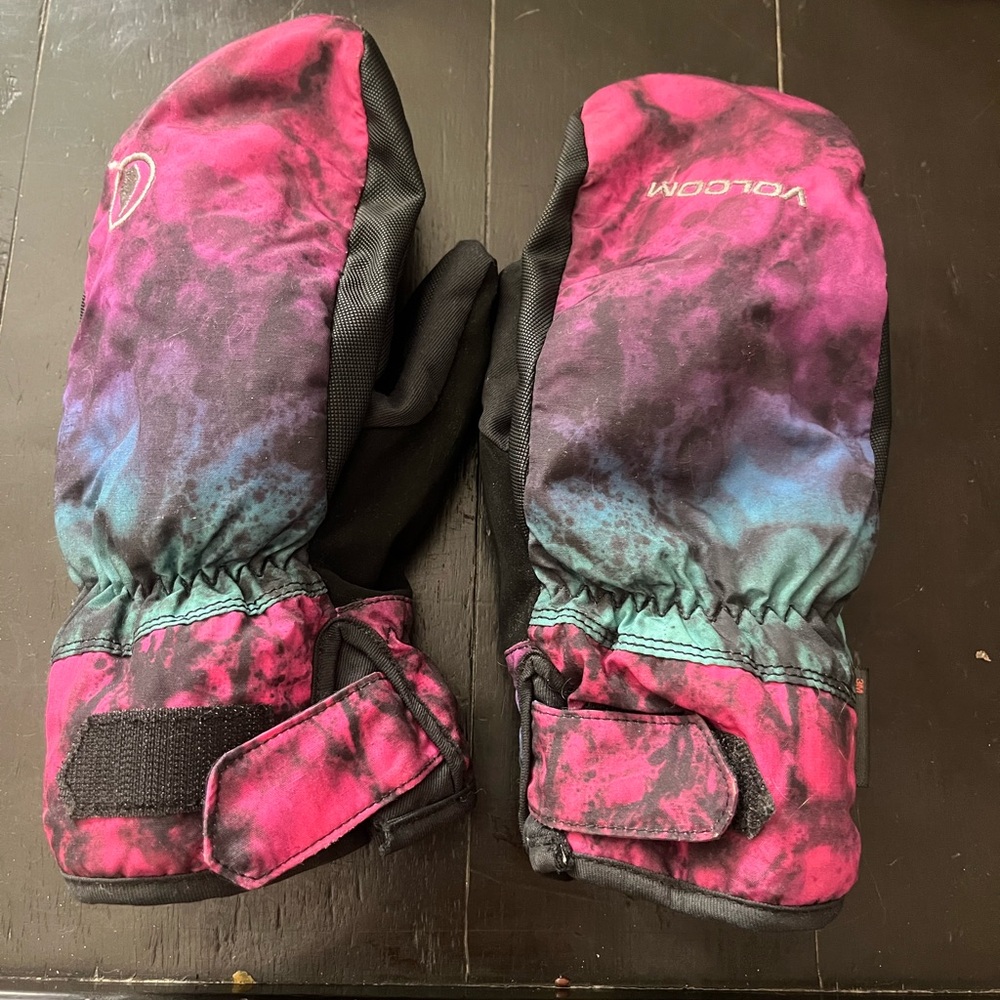 Volcom Vibrant Pink and Blue Snow Mittens